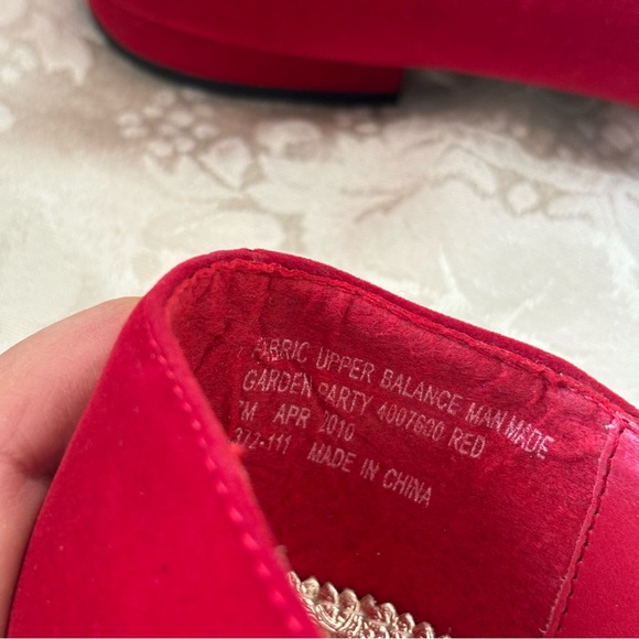 NWOT Lalla Red Velvet Rose Accent Flats, Size 7 - Picture 9 of 9